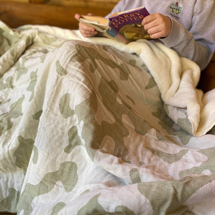 Camo Fleece Lined Throw